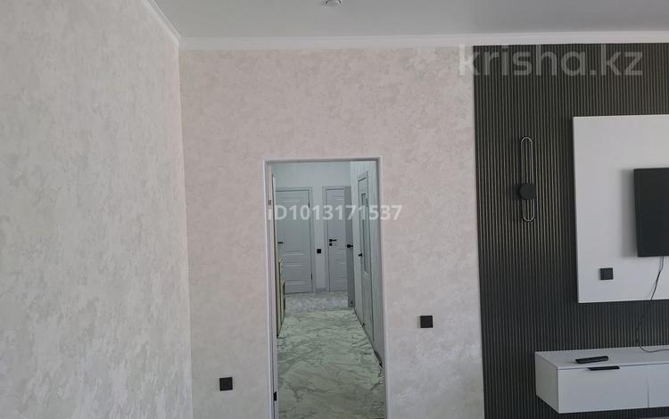 2-бөлмелі пәтер · 73 м² · 4/5 қабат, мкр. Алтын орда 360А, бағасы: 200 000 ₸ в Актобе — фото 2