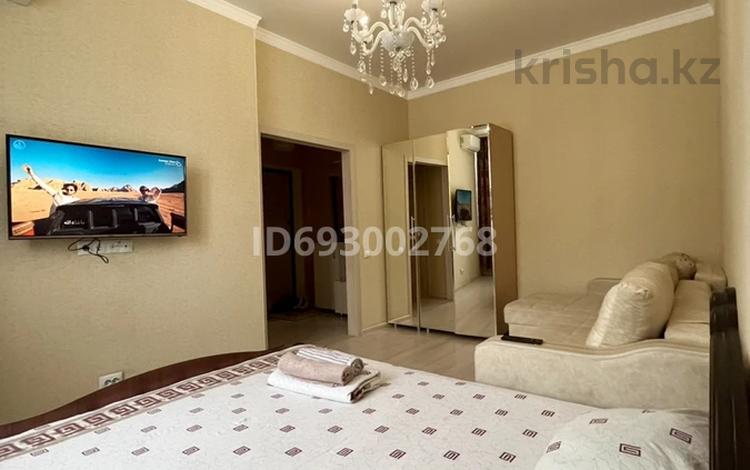 1-комнатная квартира, 30 м² по часам, Кабанбай Батыр Мега 58А за 2 000 〒 в Астане, Есильский р-н — фото 2