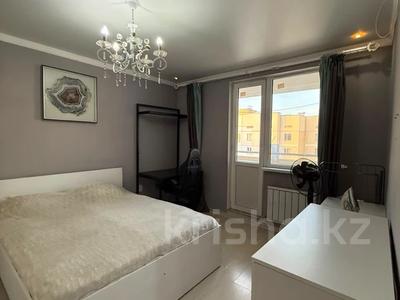 2-комнатная квартира · 80 м² · 5/9 этаж, мкр Аксай-3Б 30а за 45 млн ₸ в Алматы, Ауэзовский р-н