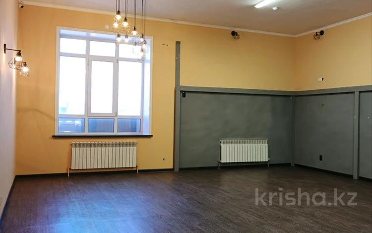Еркін, кеңселер, дүкендер мен бутиктер, медорталықтар мен дәріханалар, білім орталықтары · 200.1 м², бағасы: ~ 116.8 млн ₸ в Караганде, Казыбек би р-н — фото 5