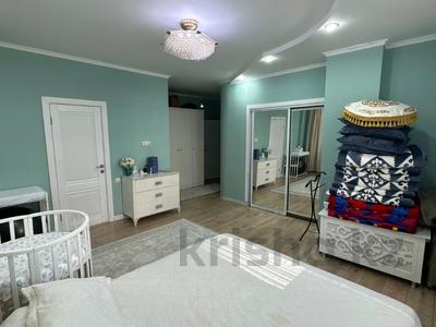 3-комнатная квартира, 136.2 м², 5/10 этаж, мкр. Алтын орда, Алии Молдагуловой пр-т — мкр. Алтын орда за 39 млн 〒 в Актобе, мкр. Алтын орда