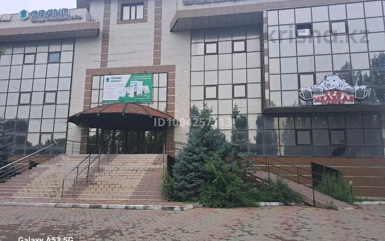 Свободное назначение, офисы, магазины и бутики, общепит, бани, гостиницы и зоны отдыха, развлечения · 2140 м² за 30 млн ₸ в Актобе — фото 48