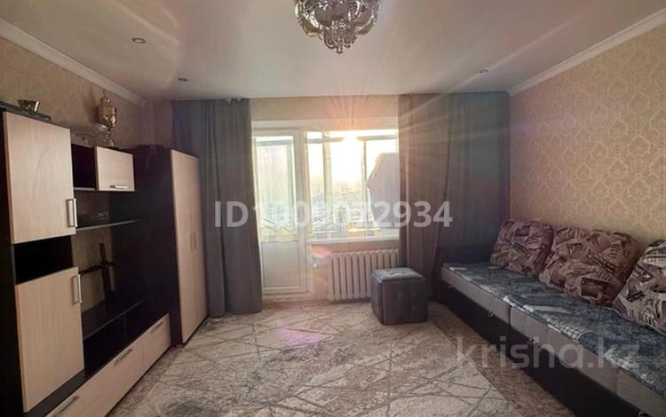 3-бөлмелі пәтер · 64 м² · 9 қабат, Майкудук, Мкр Голубые пруды 12, бағасы: 25 млн ₸ в Караганде, Алихана Бокейханова р-н — фото 2