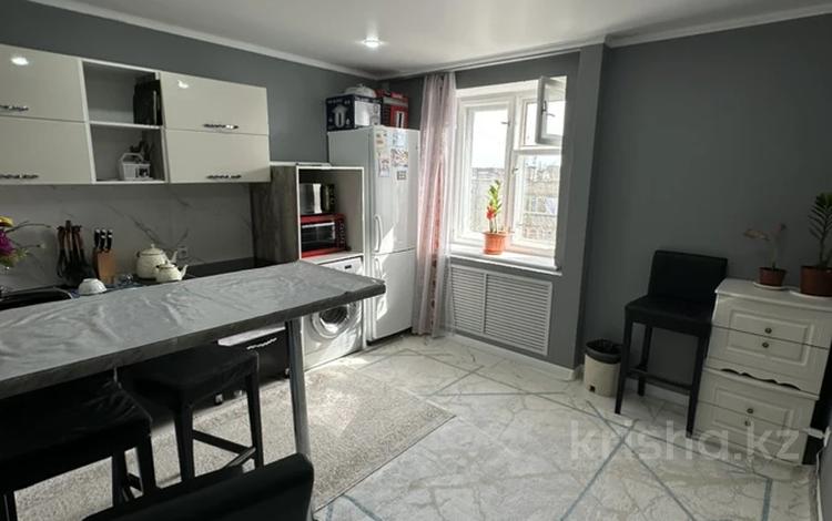 1-бөлмелі пәтер · 38 м² · 5/9 қабат, мкр 8, братьев жубановых, бағасы: 9.5 млн ₸ в Актобе — фото 2