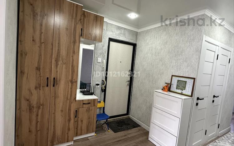 3-комнатная квартира · 63 м² · 3/5 этаж, Абая 51 за 20 млн ₸ в Уральске, мкр Школьник — фото 2