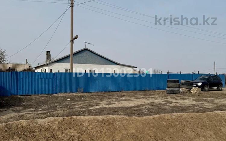 Отдельный дом · 3 комнаты · 60 м² · 14 сот., мкр Коктем, Проектировщик 118 — Реки Урал (первая линия) за 9 млн ₸ в Атырау — фото 2
