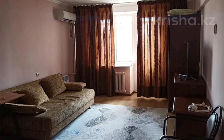 1-бөлмелі пәтер · 38 м², Наурузбай батыра 25 — Жибек Жолы, бағасы: 250 000 ₸ в Алматы, Алмалинский р-н — фото 2