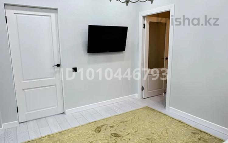 1-комнатная квартира · 47 м² · 6/9 этаж, Сатпаева 2г за 21.5 млн 〒 в Атырау, мкр Авангард-4 — фото 11