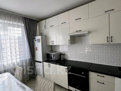 3-комнатная квартира · 100 м² · 4/10 этаж, мкр Аксай-1 — Райымбека-Сайна за 66 млн 〒 в Алматы, Ауэзовский р-н