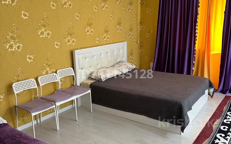 1-бөлмелі пәтер · 70 м² · 7/25 қабат, 11 ш/а. 112 б, бағасы: 10 000 ₸ в Актобе, мкр 11 — фото 2