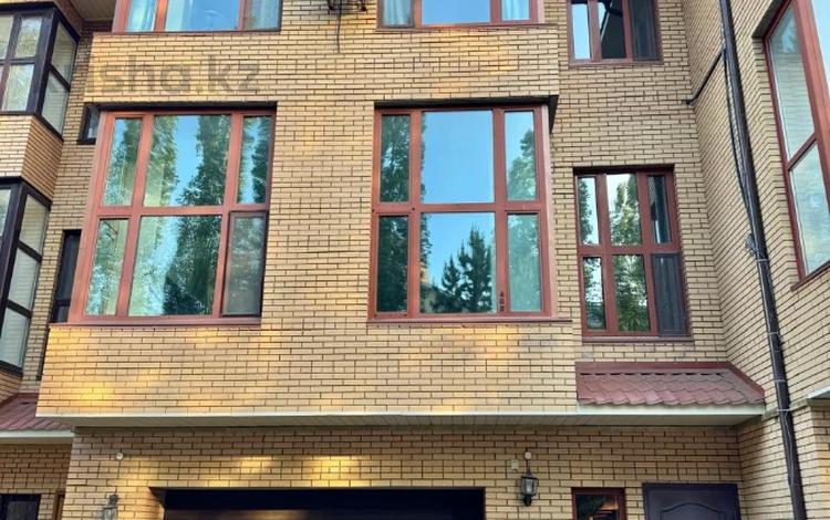 6-комнатная квартира · 320 м², Сарыкенгир 2 — ТАУНХАУС за 3.5 млн ₸ в Астане, Есильский р-н — фото 2