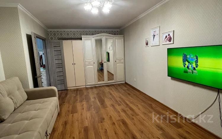 1-комнатная квартира, 38 м², 5/6 этаж, Кенена Азирбаева 2 за 16.5 млн 〒 в Астане — фото 2