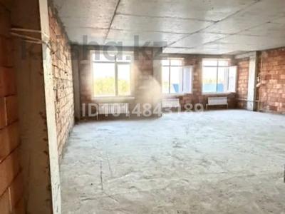 2-бөлмелі пәтер · 80 м² · 3/10 қабат, Абая, бағасы: 26 млн ₸ в Атырау