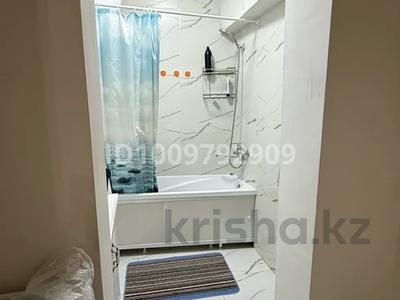 3-комнатная квартира · 70 м² · 3/5 этаж, Тынышбаева за 300 000 ₸ в Алматы, Турксибский р-н