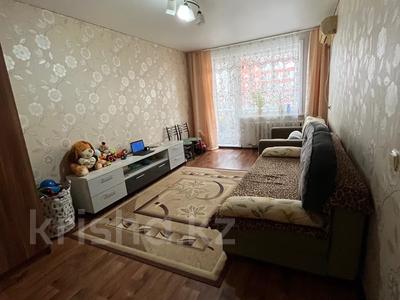 3-комнатная квартира · 63 м² · 5/5 этаж, кердери 127/1 — Зиг заг,школа №7 за 20 млн 〒 в Уральске