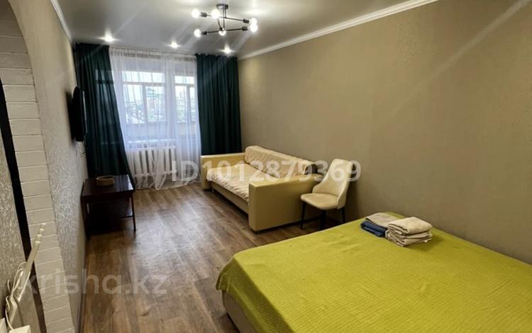 1-комнатная квартира · 38 м² · 8/16 этаж, Дулатова 145 за 15 000 ₸ в Семее — фото 6
