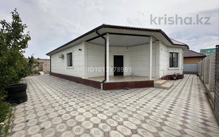 Отдельный дом · 4 комнаты · 220 м² · 8 сот., мкр Самал-2, 15-й пр-д 24 за 43 млн ₸ в Атырау — фото 2