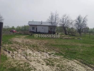 Отдельный дом · 3 комнаты · 48.2 м², Азат көшесі 74 — Шілікті өзені за 50 000 〒 в Жалкамысе