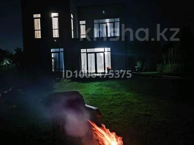 Жеке үй · 5 бөлме · 300 м² · 450 жүзд., Достык, бағасы: 249 млн ₸ в Долане