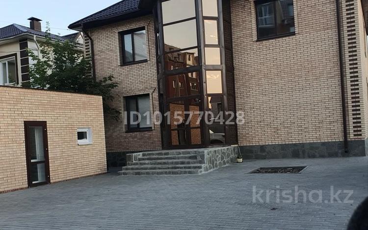 Отдельный дом · 6 комнат · 250 м² · 12 сот., 73 квартал дом 14 за 200 млн ₸ в Костанае — фото 2
