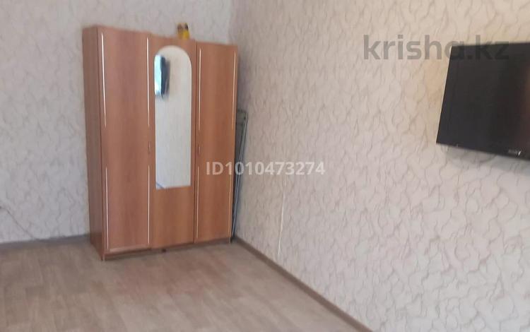 1-комнатная квартира · 35 м² · 1/5 этаж, мкр Айгуль, Сергей Тюленина за 90 000 ₸ в Уральске — фото 2