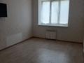 1-комнатная квартира · 35 м² · 1/5 этаж, мкр Айгуль, Сергей Тюленина за 90 000 ₸ в Уральске — фото 4