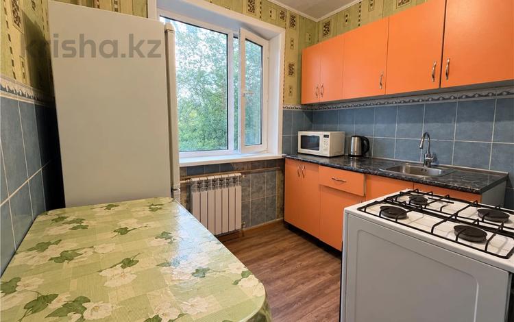 1-бөлмелі пәтер · 33 м² · 2/5 қабат, ул. Абая 62, бағасы: 5.8 млн ₸ в Темиртау — фото 2