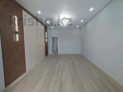 2-бөлмелі пәтер · 75.8 м² · 5/6 қабат, Алтын орда ш/а., тауелсиздик, бағасы: 34 млн ₸ в Актобе, мкр. Алтын орда