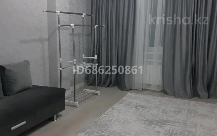 2-комнатная квартира · 71 м² · 3/9 этаж, мкр. Алтын орда, Мкр. Батыс-2 11 л — улица Халел Досмұхамедова за 220 000 ₸ в Актобе — фото 2