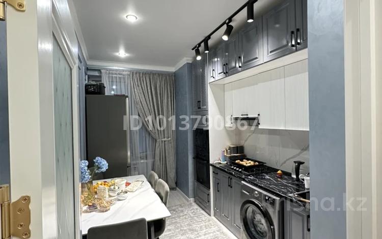 3-комнатная квартира · 75 м² · 9/9 этаж, Гагарина 24а за 300 000 ₸ в Шымкенте — фото 2