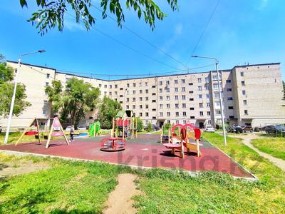 3-комнатная квартира, 57 м², 6/6 этаж, Михаэлиса 21 за 19 млн 〒 в Усть-Каменогорске