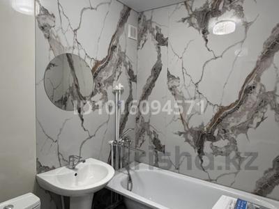 2-бөлмелі пәтер · 43 м² · 1/5 қабат, Республики 33 — Политехнический колледж, бағасы: 170 000 ₸ в Темиртау