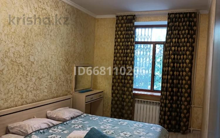2-бөлмелі пәтер · 60 м² · 2/3 қабат, Толе би 65, бағасы: 21 000 ₸ в Алматы, Алмалинский р-н — фото 11