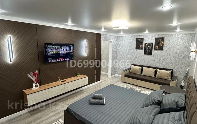 1-комнатная квартира · 32.5 м² · 2/5 этаж, Айтбаева 29 — В центре за 20 000 〒 в  — фото 13