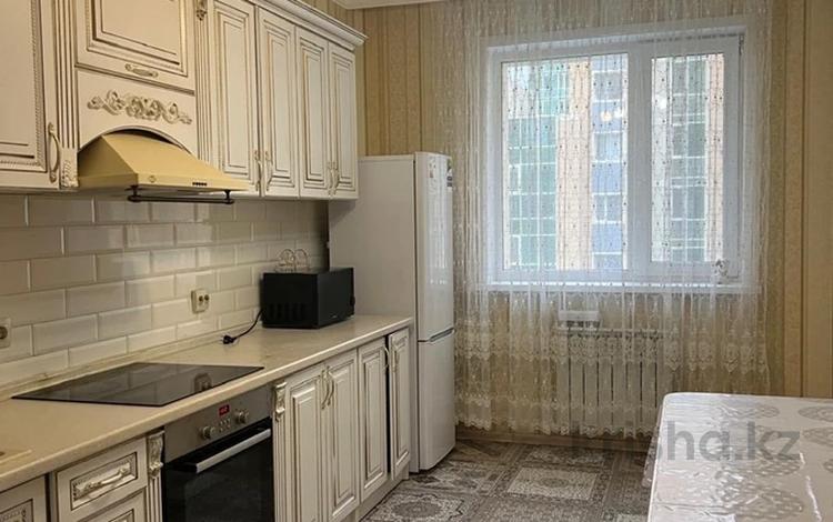 3-комнатная квартира · 100 м² · 3/7 этаж, Кабанбай батыра 46/1 за 65 млн ₸ в Астане, Есильский р-н — фото 2