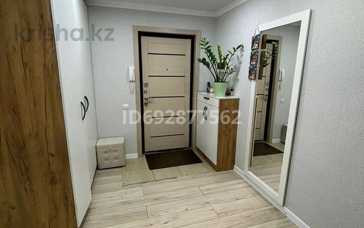 2-бөлмелі пәтер, 53.8 м², 5/5 қабат, мкр 8, Братьев Жубановых 302/1, бағасы: 18 млн 〒 в Актобе, мкр 8 — фото 3