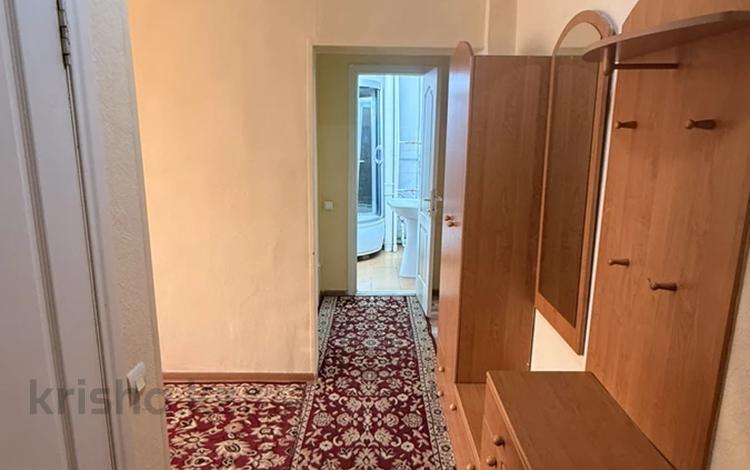 2-комнатная квартира · 58 м² · 8/9 этаж, мкр Мамыр-4 за 260 000 ₸ в Алматы, Ауэзовский р-н — фото 2