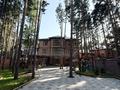 Дом · 9 комнат · 580 м², ул. Строение 5 б за 320 000 ₸ в Бурабае