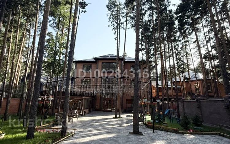 Дом · 9 комнат · 580 м², ул. Строение 5 б за 320 000 ₸ в Бурабае — фото 60