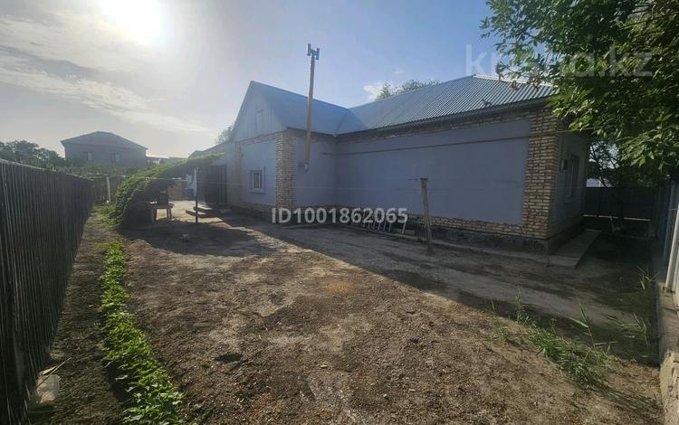 Отдельный дом · 5 комнат · 80 м² · 11 сот., Амангелді Иманов 40а — Найзағараев қиылысы за 17 млн 〒 в Махамбетах — фото 2