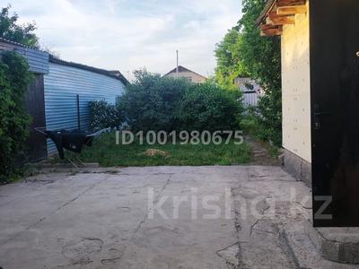 Часть дома · 3 комнаты · 70 м² · 2.5 сот., Желтоксан 347 — Не доезжая Кутузова вдоль дороги за 23 млн ₸ в Шымкенте, Енбекшинский р-н