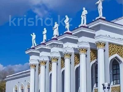 Свободное назначение, офисы, магазины и бутики, салоны красоты, бани, гостиницы и зоны отдыха, фитнес и спорт, медцентры и аптеки, образование, развлечения, конференц-залы, кабинеты и рабочие места, студии · 140 м² за ~ 1.8 млн 〒 в Караганде, Казыбек би р-н