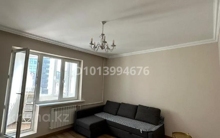 1-комнатная квартира · 30 м² · 7/9 этаж, мкр Самал-2 за 310 000 ₸ в Алматы, Медеуский р-н — фото 2