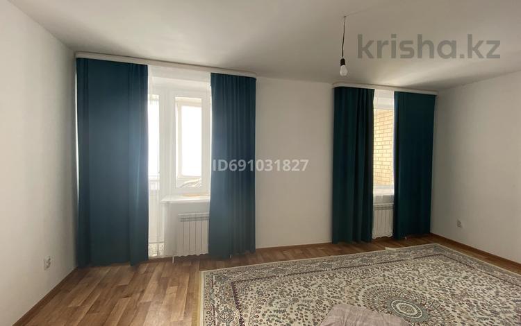 1-комнатная квартира · 50 м² · 9/10 этаж, Самал 94 — Самал 94 за 17.5 млн ₸ в Уральске — фото 2