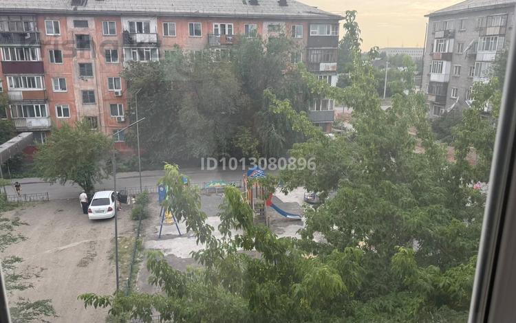 3-комнатная квартира · 60 м² · 4/5 этаж, 342-й квартал 15 — Мереке за 170 000 ₸ в Семее — фото 2