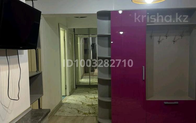 2-комнатная квартира · 64 м² · 5/5 этаж, мкр Аксай-2 — Хлеб завод аксай за 300 000 ₸ в Алматы, Ауэзовский р-н — фото 2