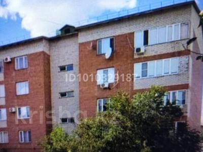 1-комнатная квартира · 45 м² · 1/5 этаж, Авангард 4 микр 12Б за 140 000 〒 в Атырау, мкр Авангард-4