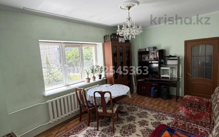 2-бөлмелі пәтер · 51.2 м² · 2/9 қабат, мкр Мамыр-7 11А — Шаляпина момышулы, бағасы: 45 млн ₸ в Алматы, Ауэзовский р-н — фото 2