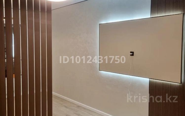 1-бөлмелі пәтер · 34 м² · 10/12 қабат, мкр Акбулак, Момышулы 100 — Район Алматы Арены, бағасы: 24 млн ₸ в Алатауский р-н — фото 2