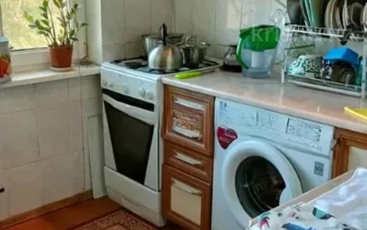 3-бөлмелі пәтер · 60 м² · 4/4 қабат, №8 ш/а. — Во дворах., бағасы: 32 млн ₸ в Алматы, Ауэзовский р-н — фото 4